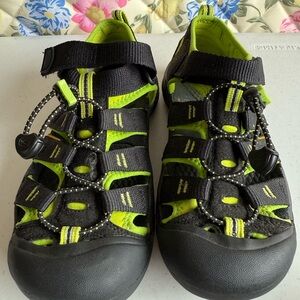 Keen Black and Green Sport Sandals with Closed Toe